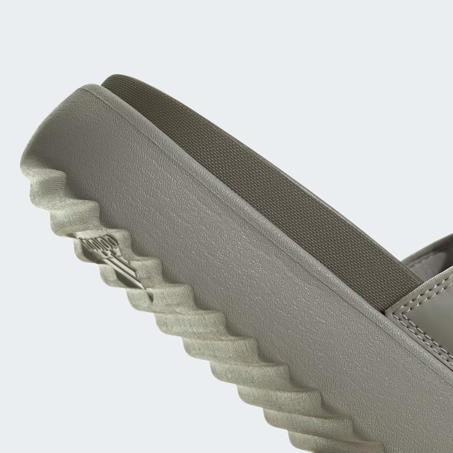 Adilette Platform Slides