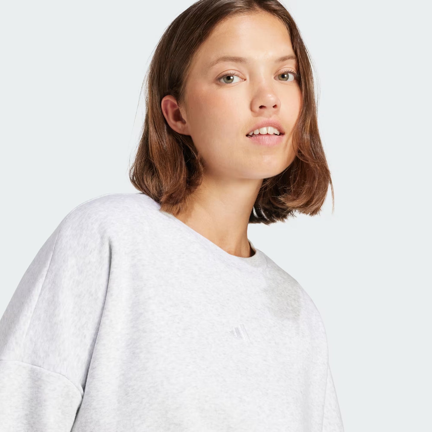 Essentials Small Logo Feelcozy Sweatshirt