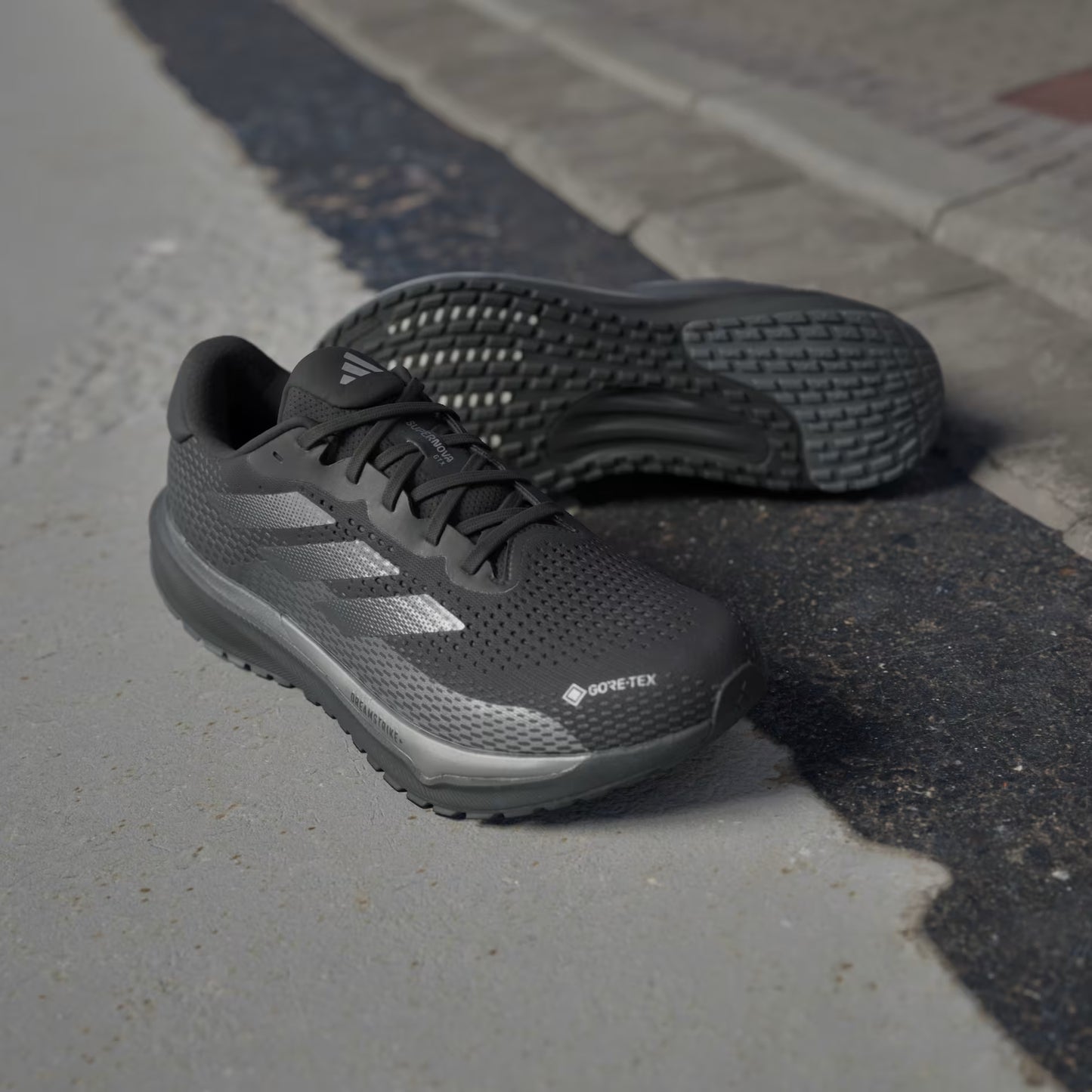 Supernova GORE-TEX Running Shoes