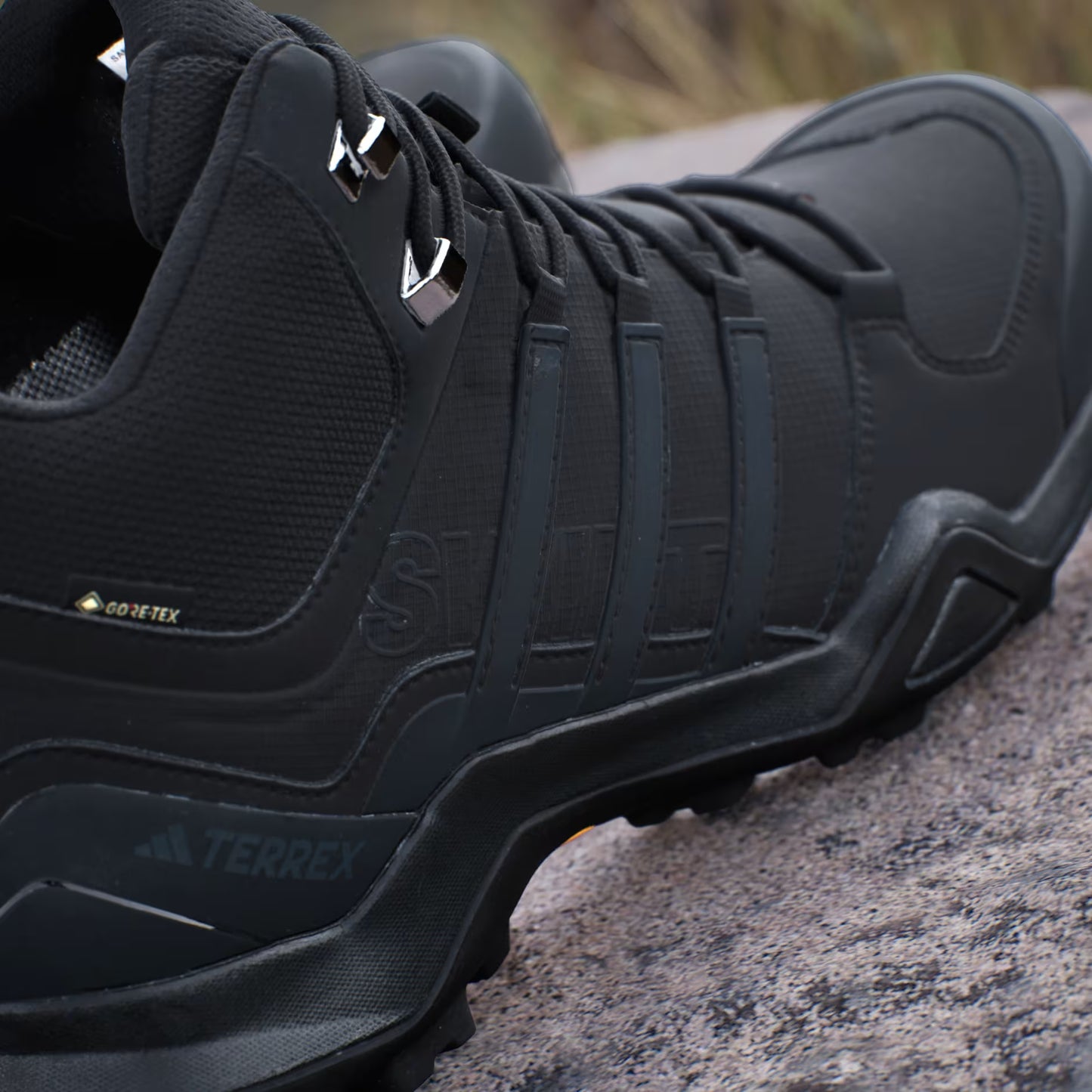 Terrex Swift R2 Mid GORE-TEX Hiking Shoes