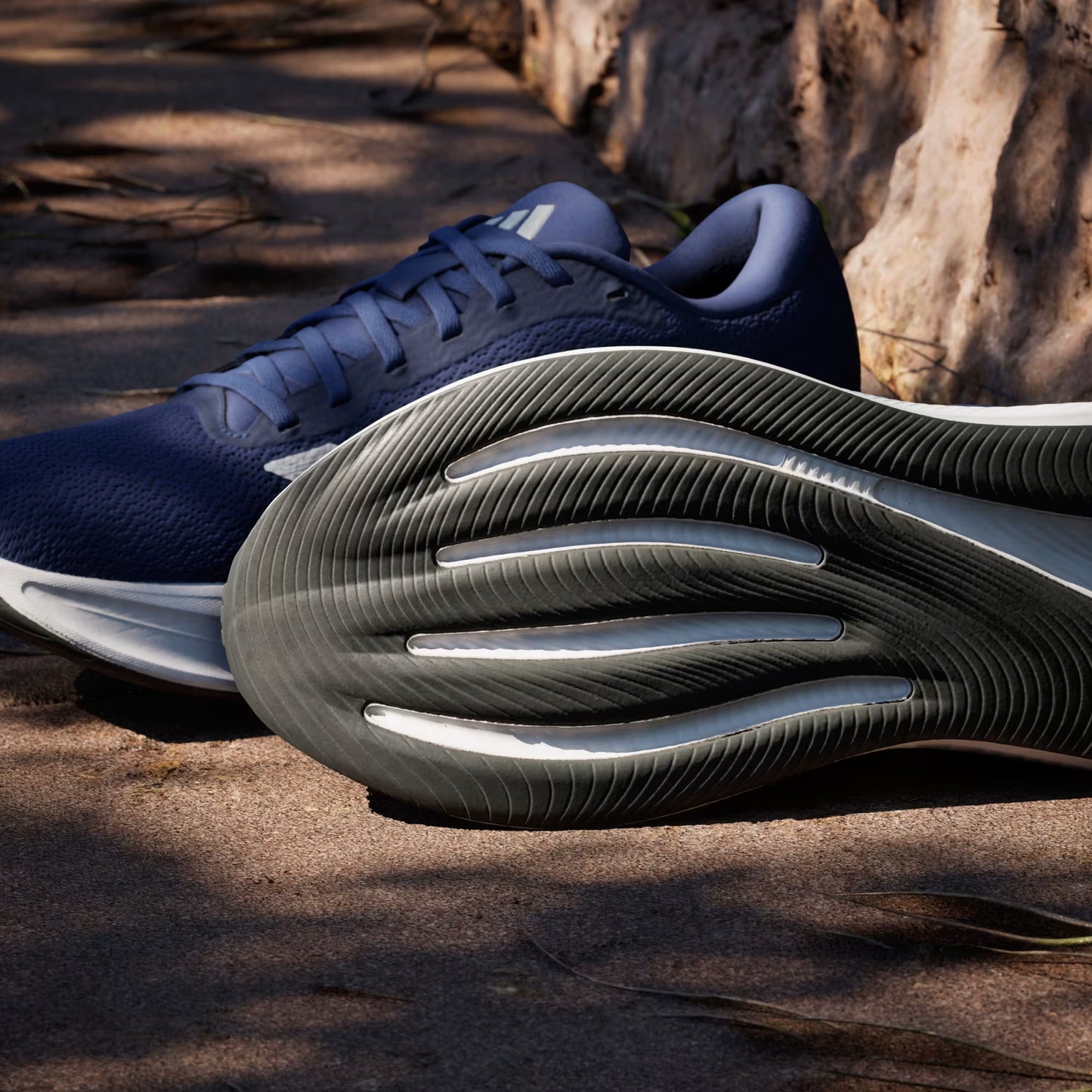 RESPONSE RUNNER 2 Shoes