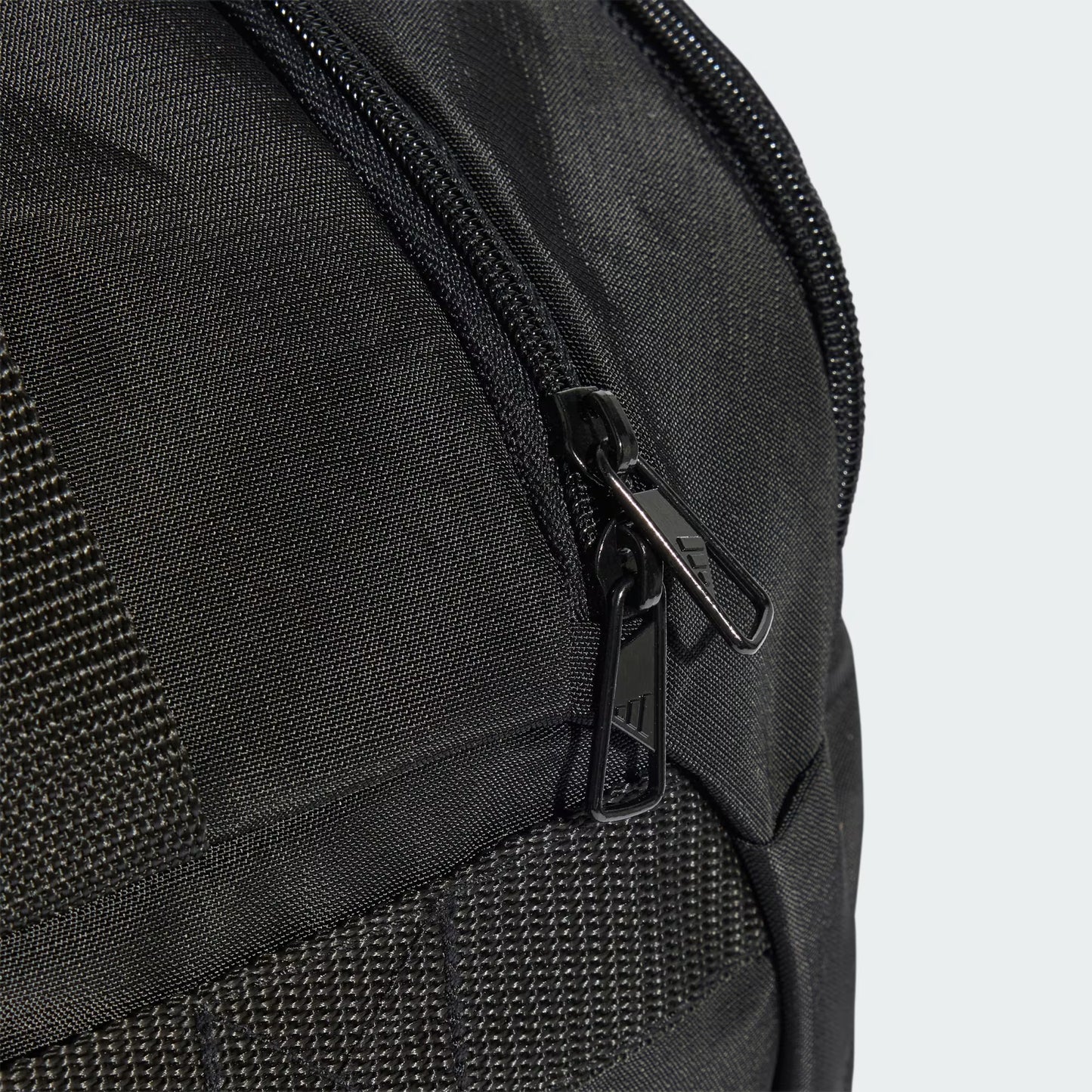 TRAINING DEFENDER DUFFLE BAG SMALL