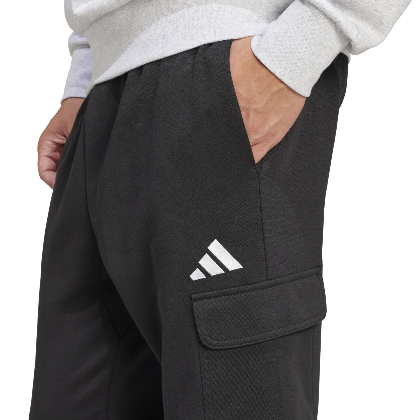 Cargo pocket jogging suit adidas Essentials Feelcozy Fleece