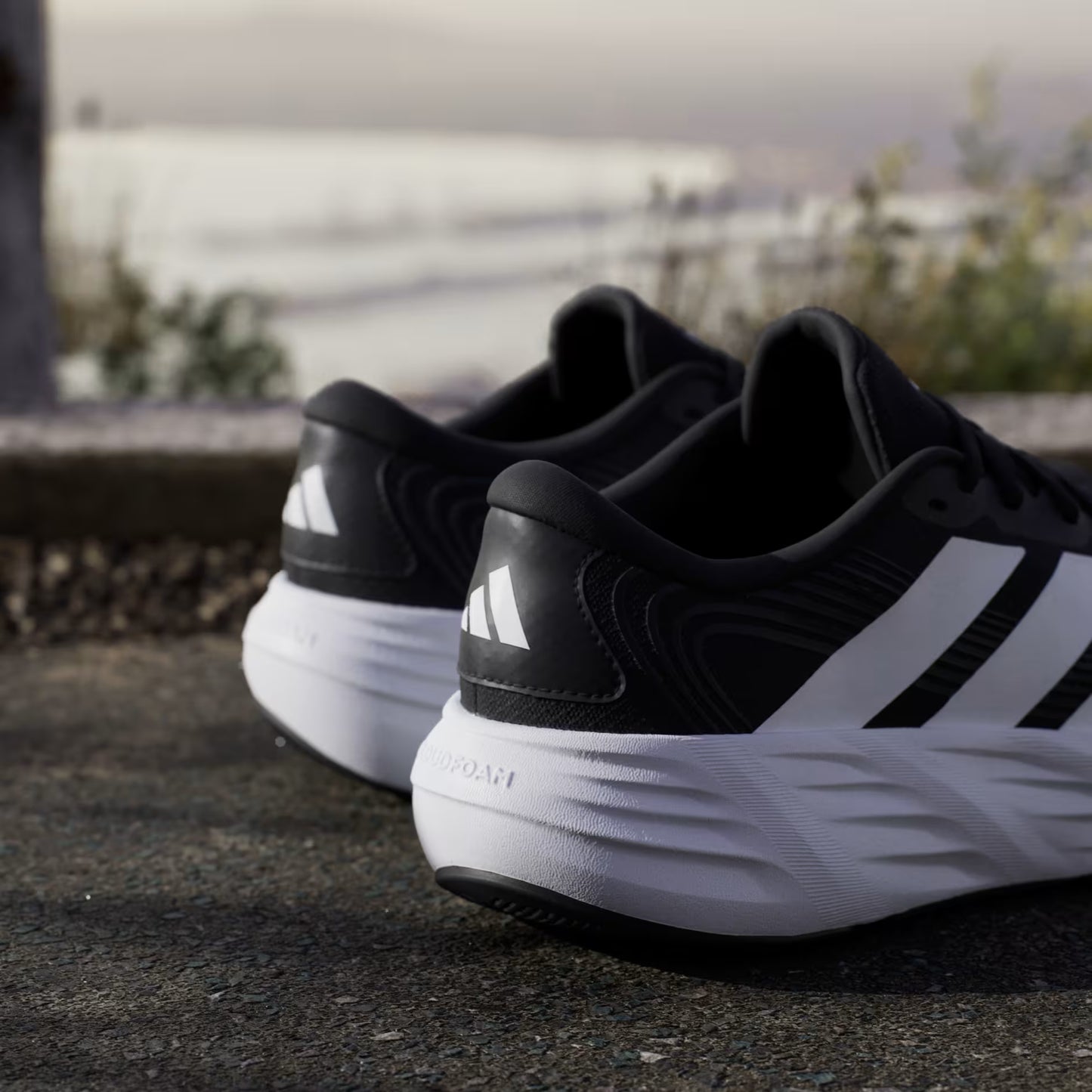 GALAXY 8 RUNNING SHOES