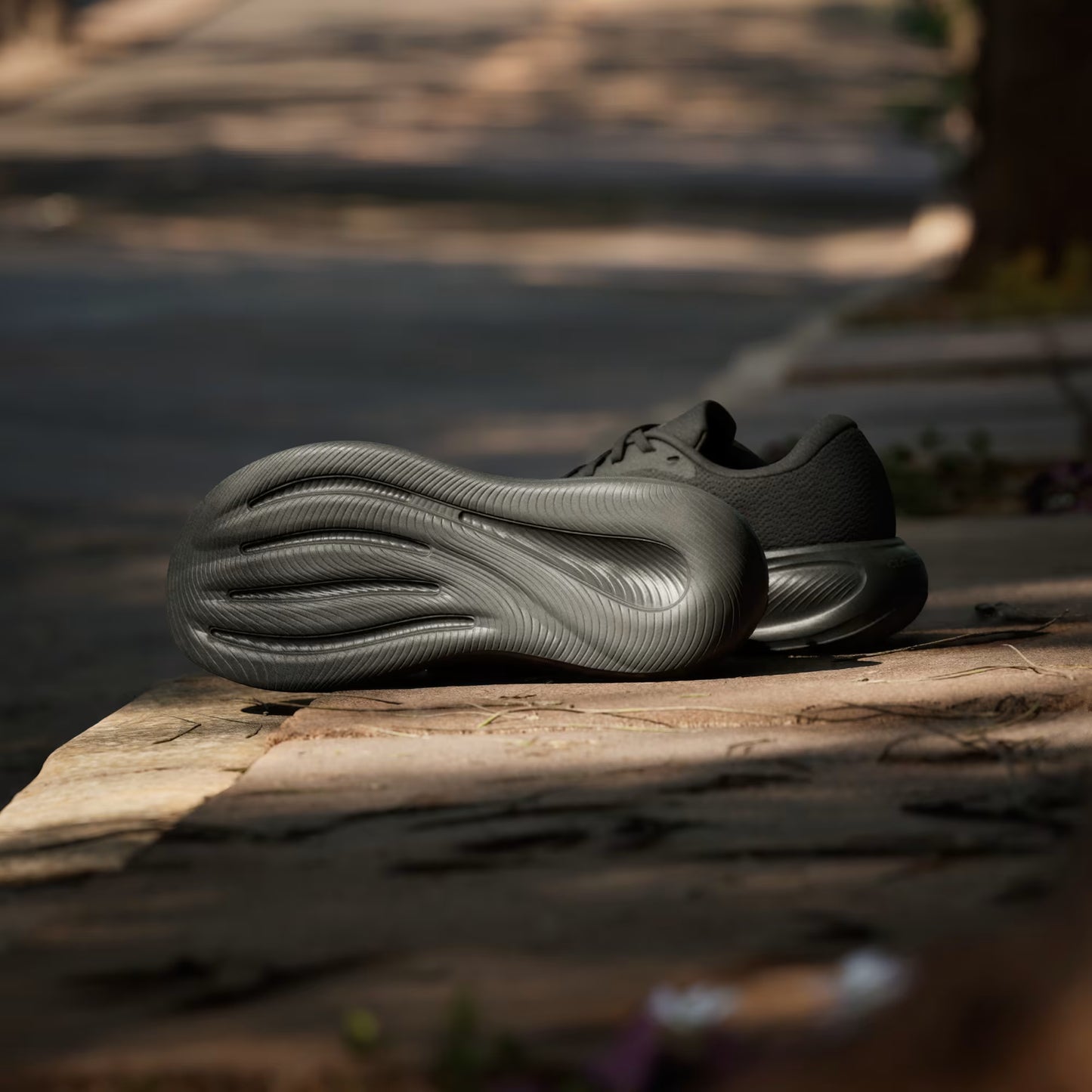 RESPONSE RUNNER 2 Shoes