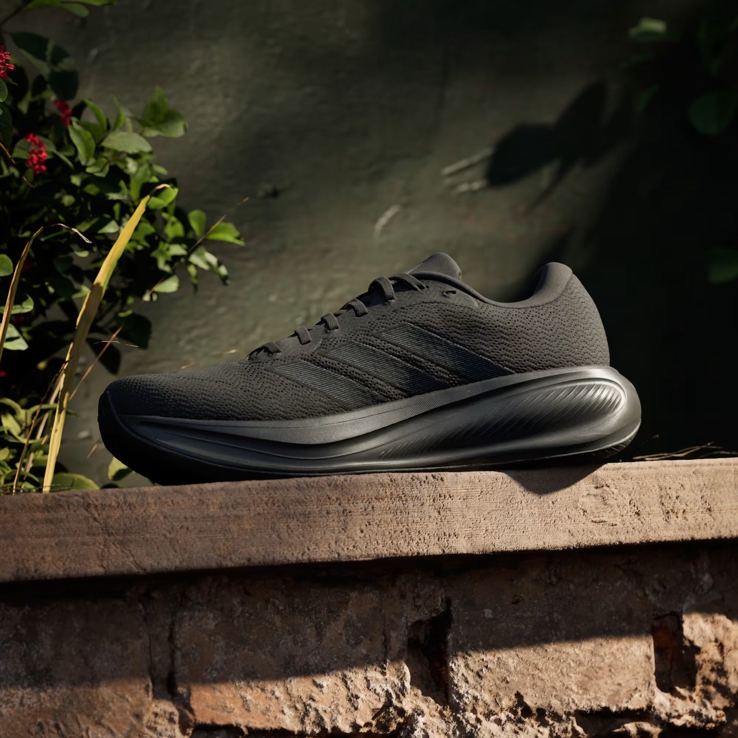 RESPONSE RUNNER 2 Shoes