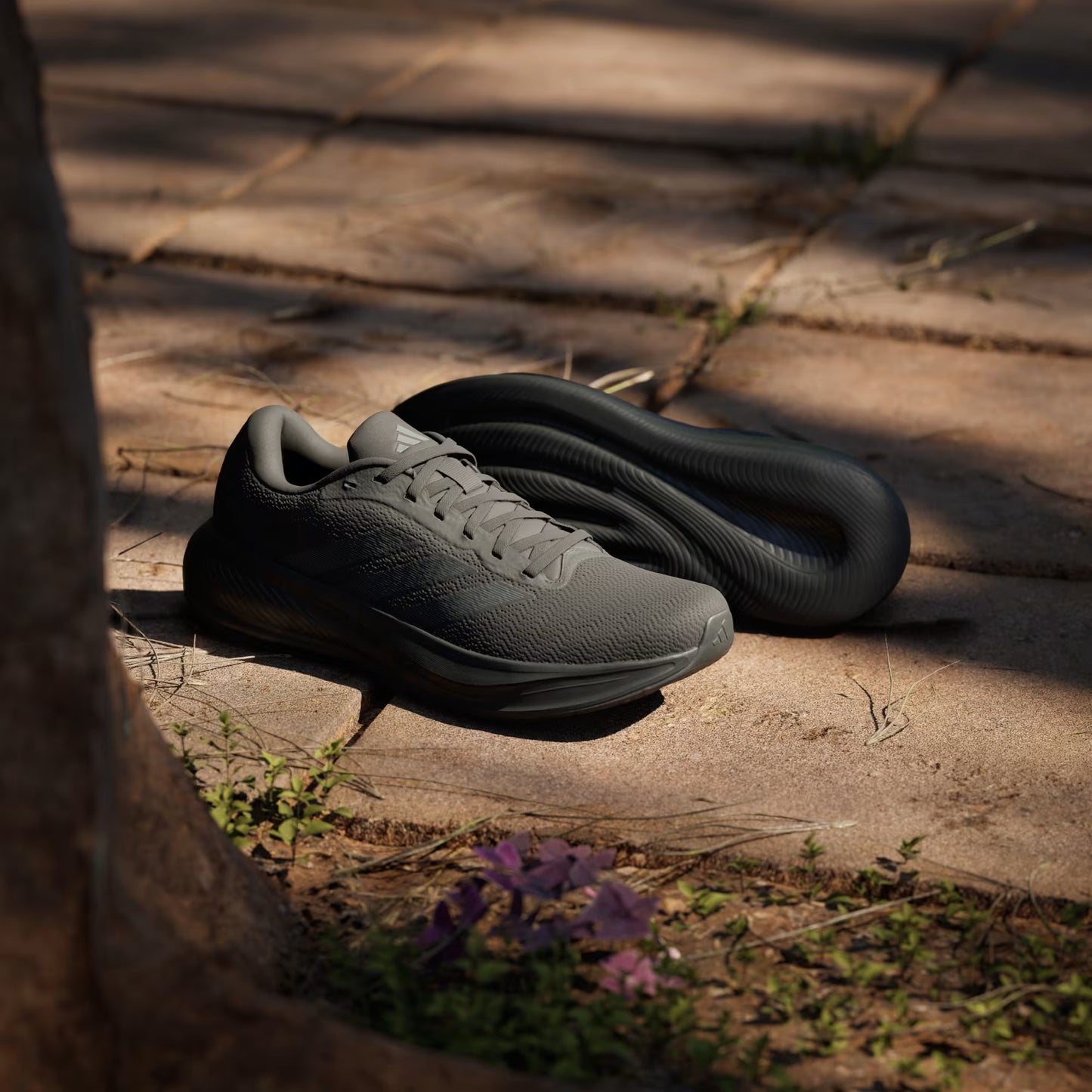 RESPONSE RUNNER 2 Shoes