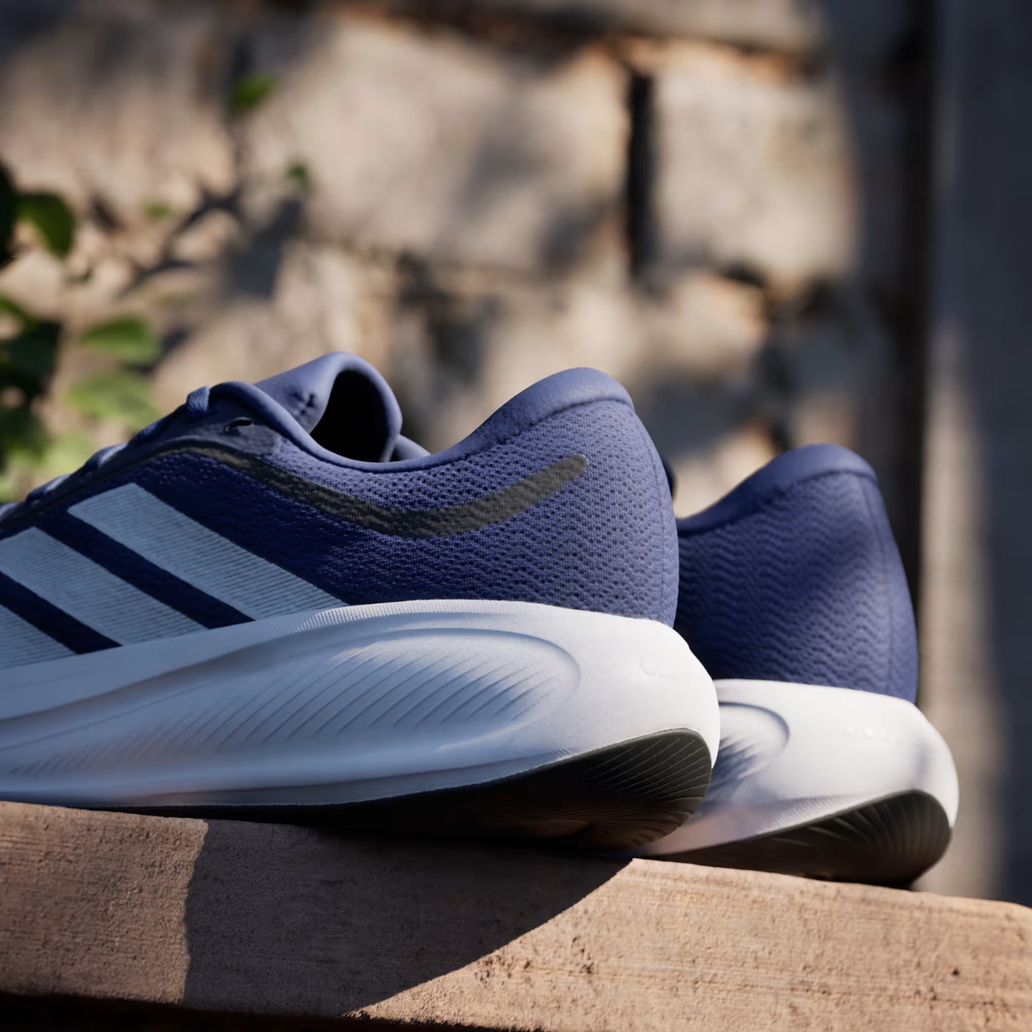 RESPONSE RUNNER 2 Shoes