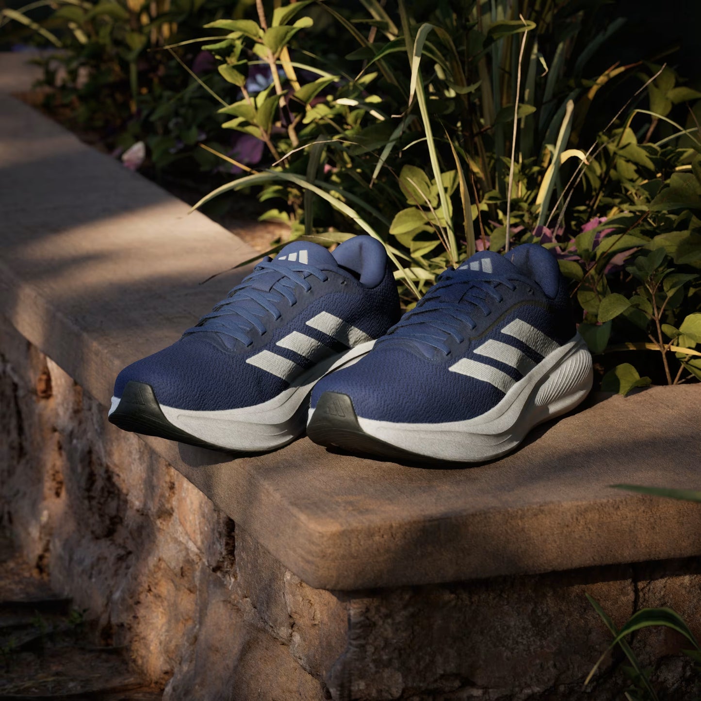 RESPONSE RUNNER 2 Shoes