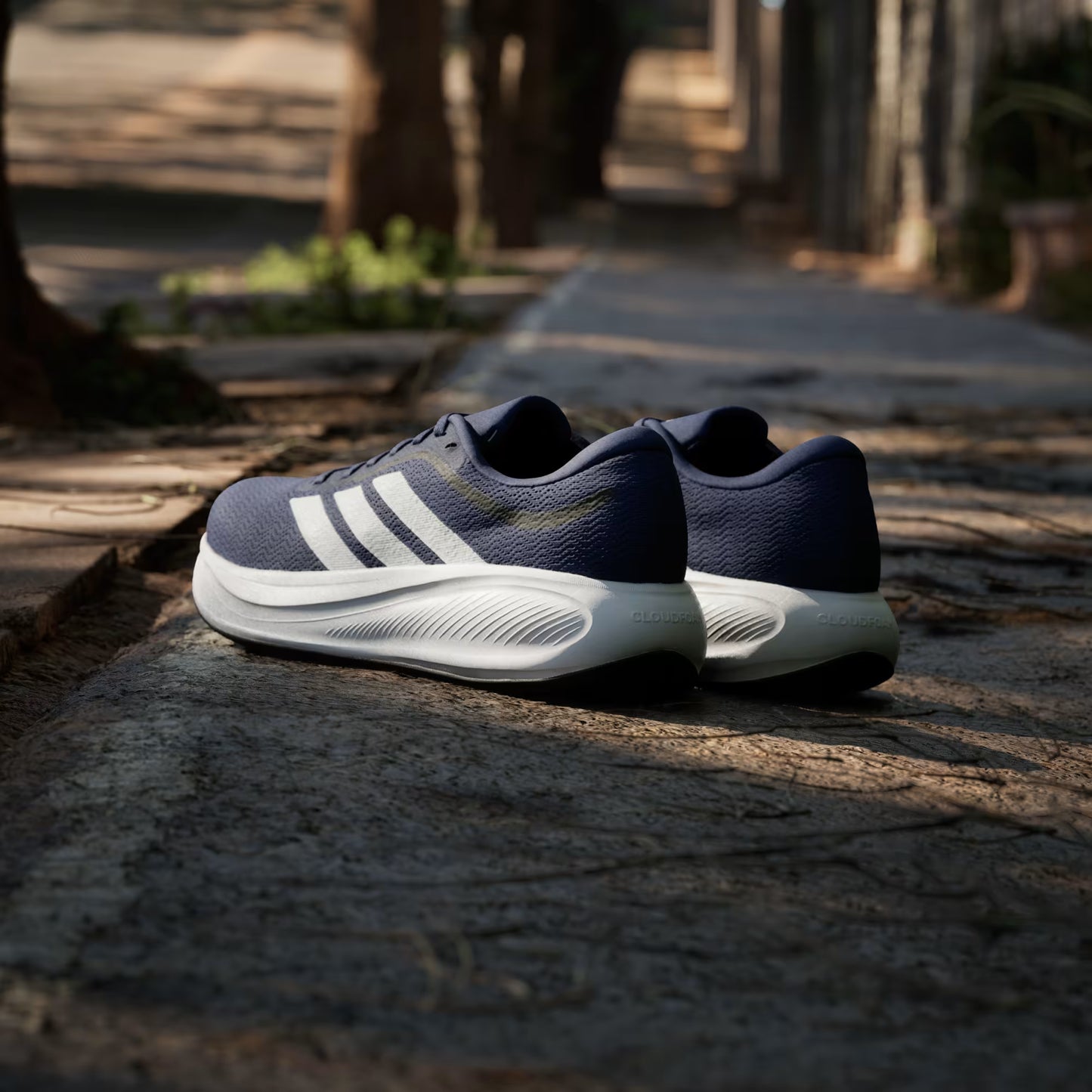 RESPONSE RUNNER 2 Shoes